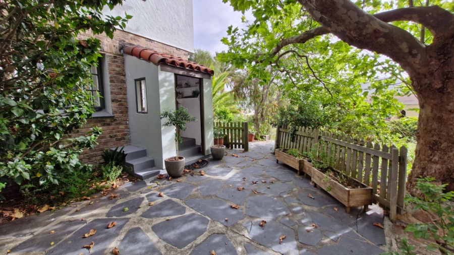 1 Bedroom Property for Sale in Clovelly Western Cape